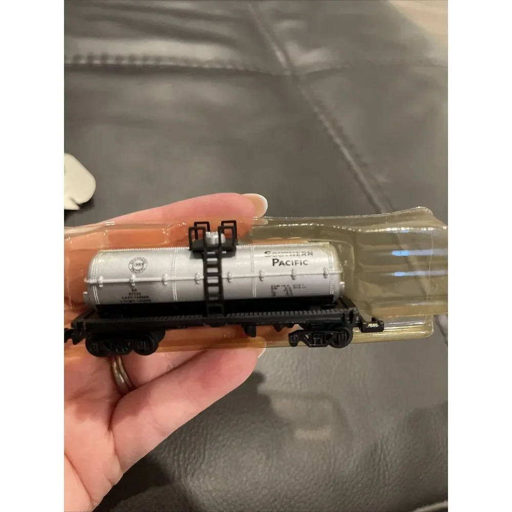 Southern Pacific N Scale High‎ Speed Tank Car 97732
